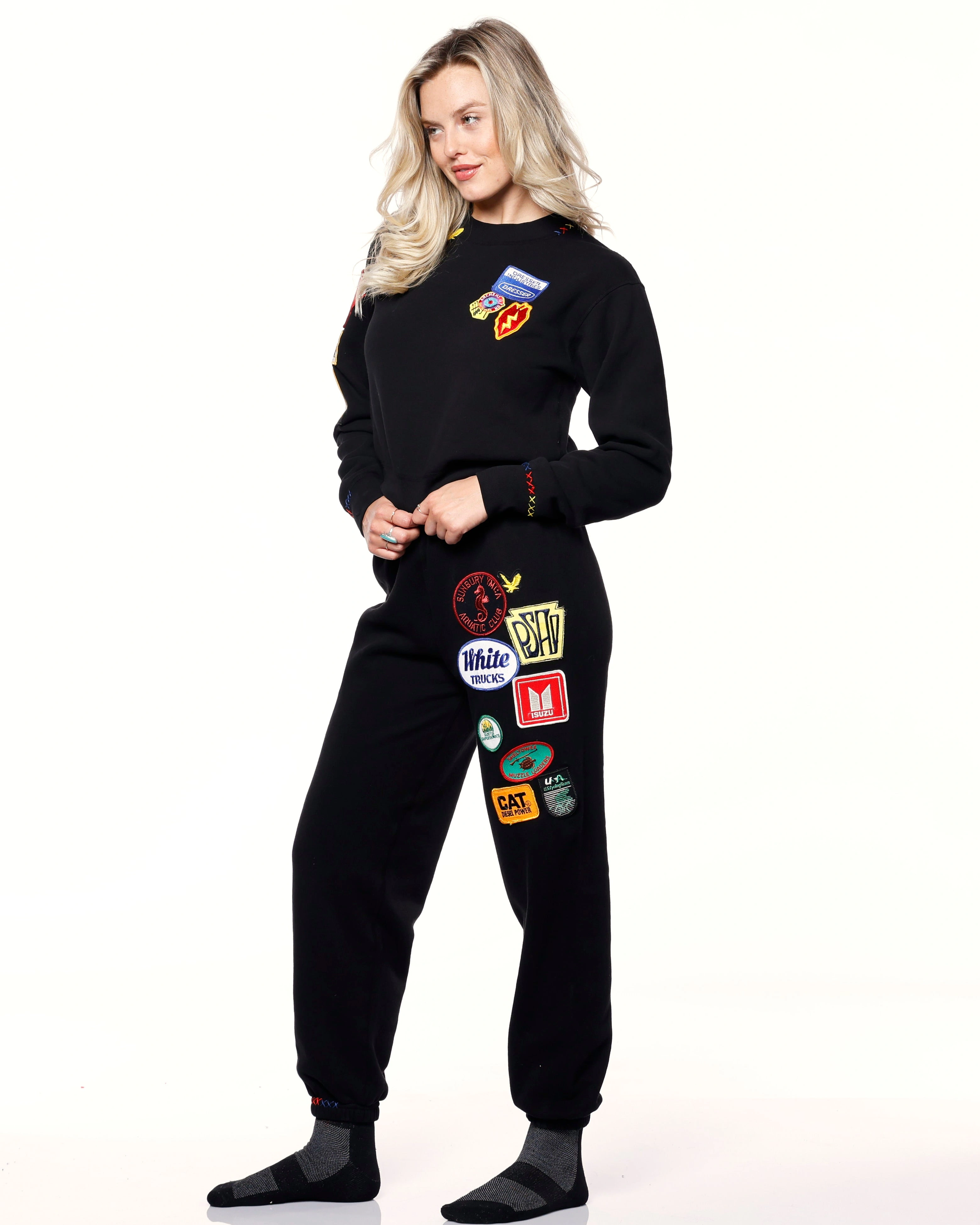 Schwarze Sweatpants: Dein Look, Deine Patches, Dein Statement. Endlich!
